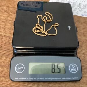 Elegant Gold Chain Necklace